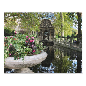 14" × 11" 252 precise interlocking piece jigsaw puzzle of the Medicis Fountain in Paris: L'Abeille Française