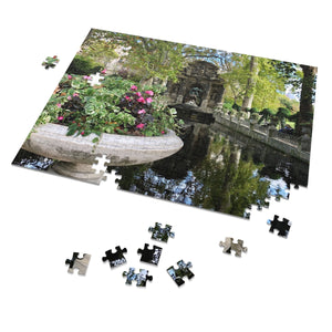 14" × 11" 252 precise interlocking piece jigsaw puzzle of the Medicis Fountain in Paris: L'Abeille Française